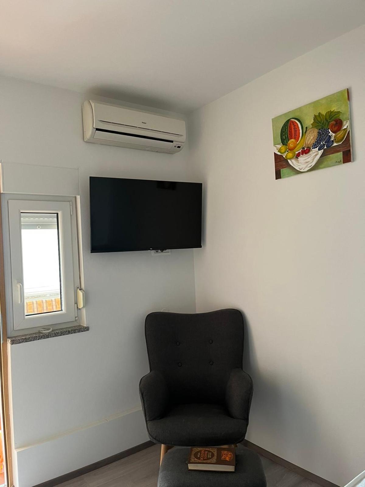 Apartments Vuceric Peroj Room photo